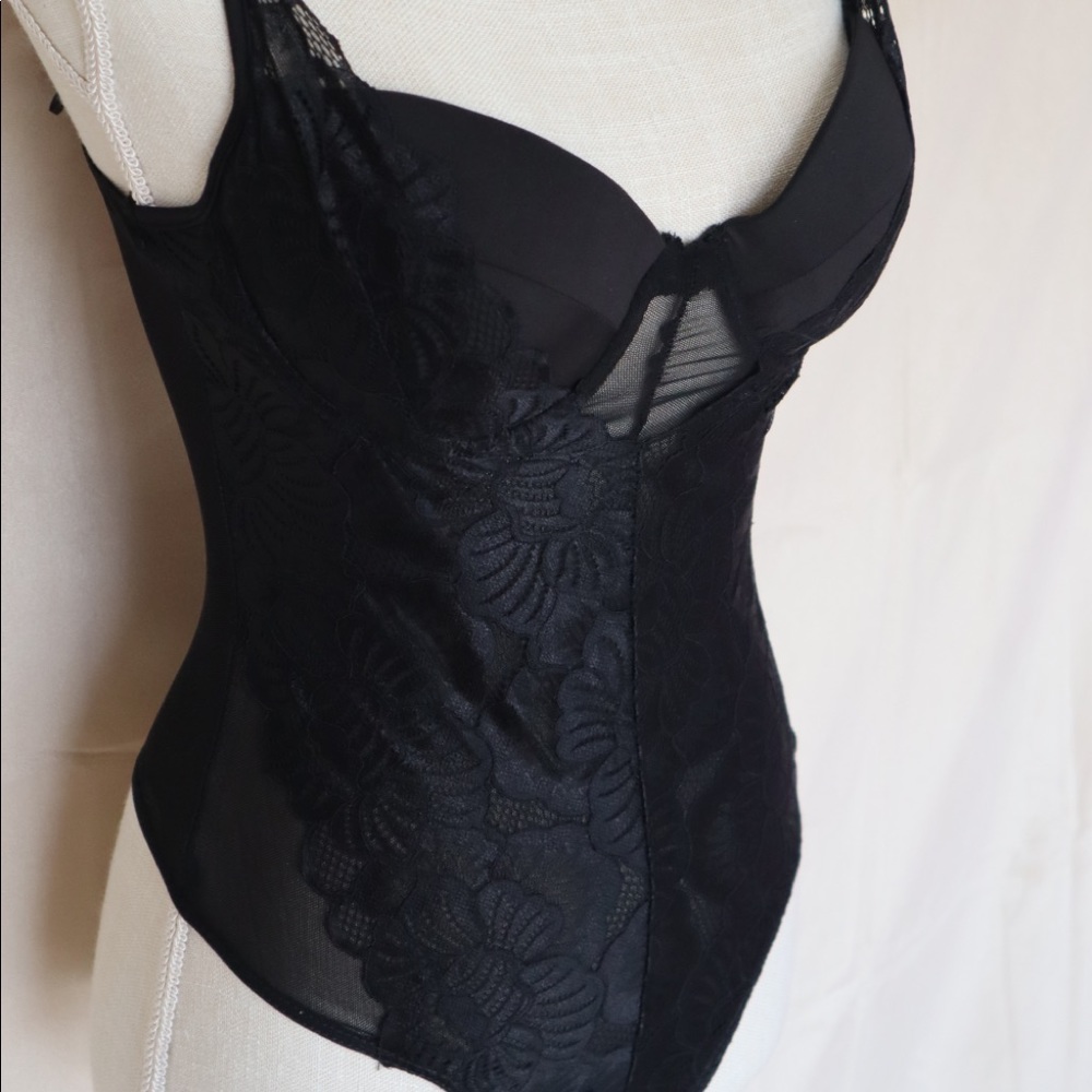 Scallop and lace trim bodysuit black